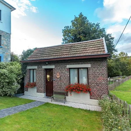 Peaceful Garden Stay, Malmedy, Cleaning Included Semesterbostad